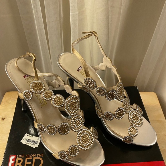 E! Hollywood x Macy’s Gold & Silver Embellished Sandals - Picture 3 of 6
